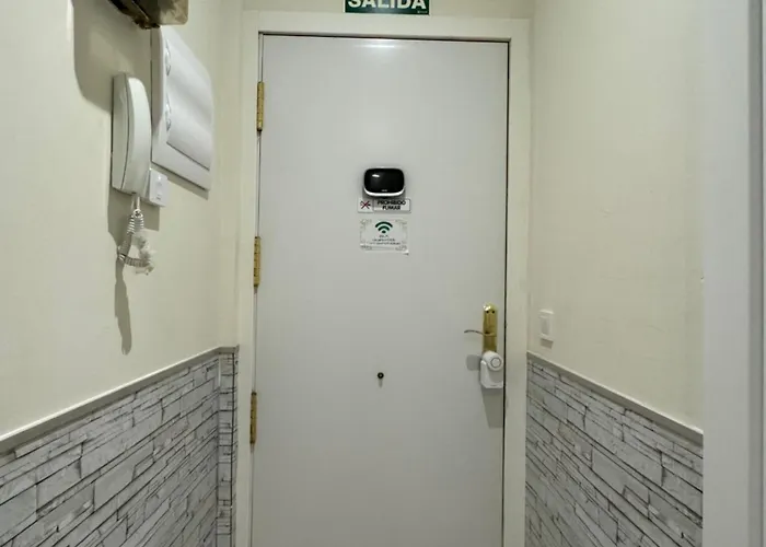 Con Wifi בית אירוח *